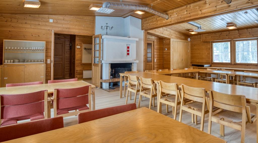 Juhlatilana © KuvaKaro